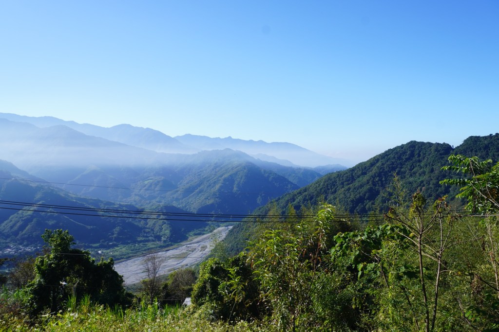 苗栗露營｜明瓦南露營區｜泰安山谷之美｜少帳位眺望溪谷｜雲海螢火蟲
